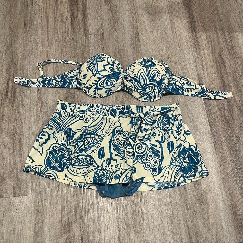 Floral Blue and Cream Women's Swim Set